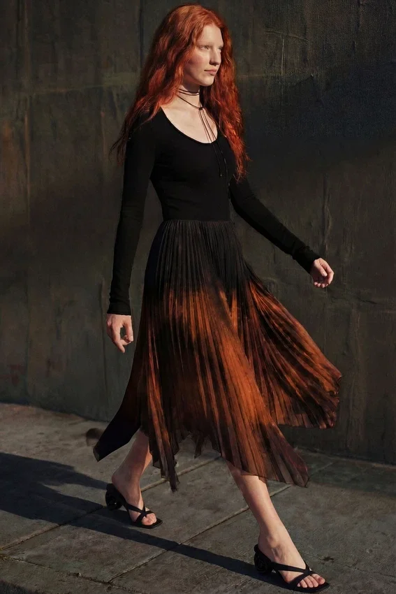 Figurbetontes Midikleid Figurbetontes Midikleid