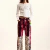 Fließende Hose, entworfen von Christian Lacroix Fließende Hose, entworfen von Christian Lacroix