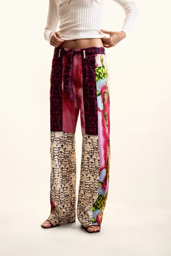 Fließende Hose, entworfen von Christian Lacroix Fließende Hose, entworfen von Christian Lacroix