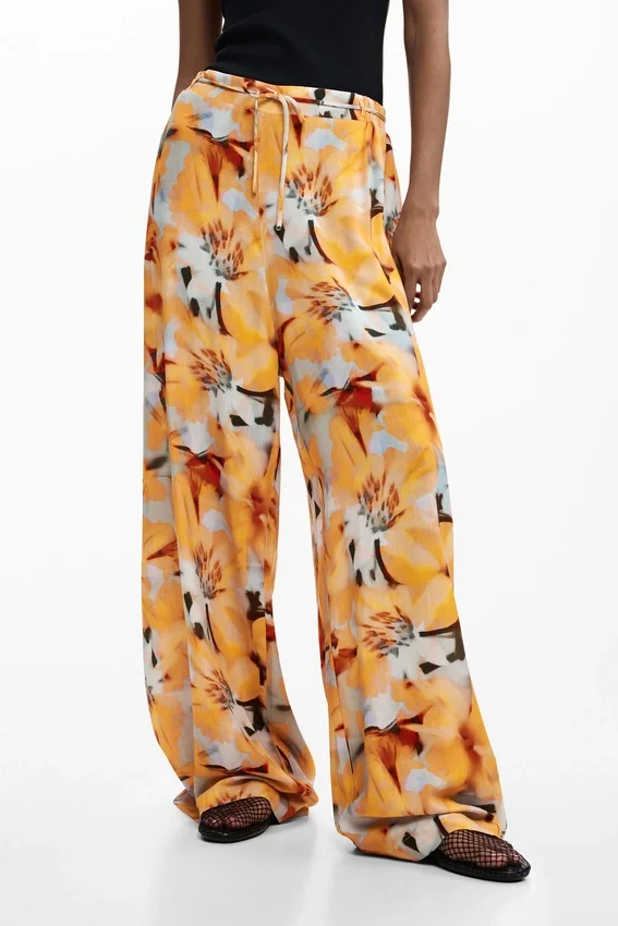 Fließende Hose mit Blumenmuster Fließende Hose mit Blumenmuster