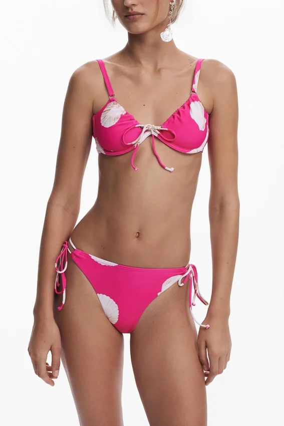 Fuchsiafarbene Bikini-Unterteile Fuchsiafarbene Bikini-Unterteile