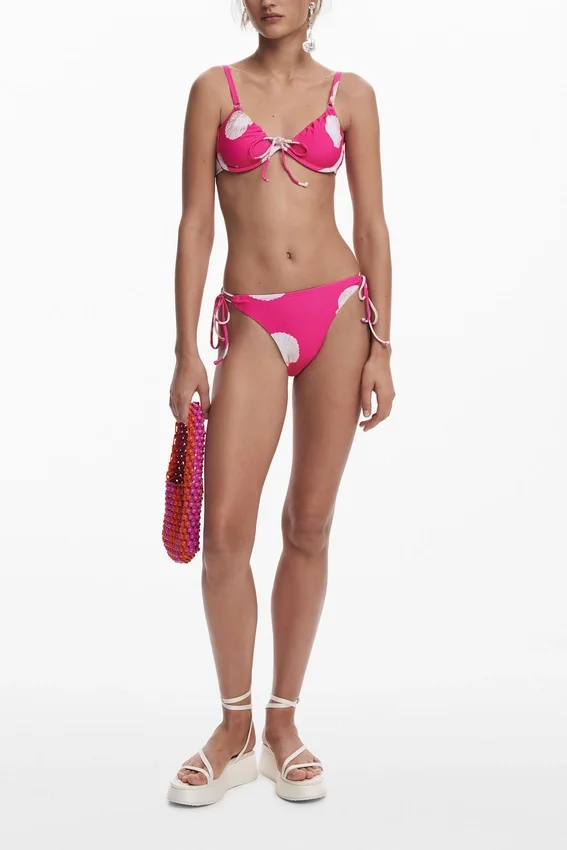 Fuchsiafarbenes Bikini-Oberteil mit Muschelprint Fuchsiafarbenes Bikini-Oberteil mit Muschelprint