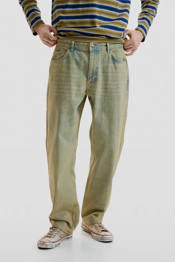 Gefärbte Jeans-Hose Gefärbte Jeans-Hose