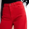 Gerade geschnittene, verkürzte Jeans Gerade geschnittene, verkürzte Jeans