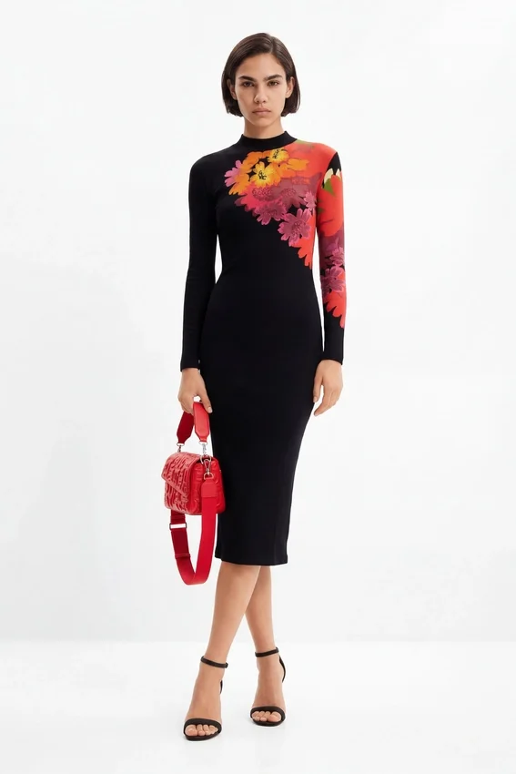 Geripptes Midi-Kleid mit Blumenmuster Geripptes Midi-Kleid mit Blumenmuster