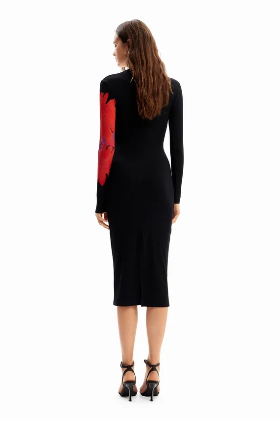 Geripptes Midi-Kleid mit Blumenmuster Geripptes Midi-Kleid mit Blumenmuster