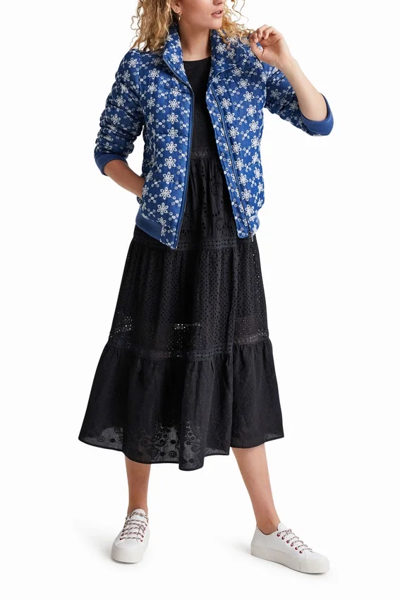 Gesteppte Jacke mit Spitze Gesteppte Jacke mit Spitze