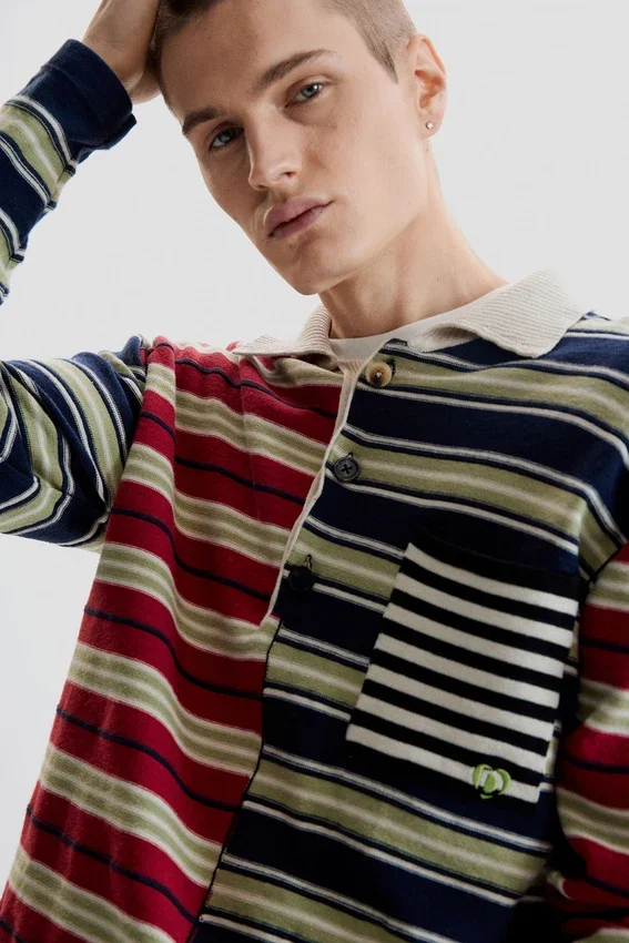 Gestreifter Pullover Gestreifter Pullover
