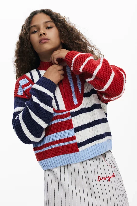 Gestreifter Pullover mit Reißverschluss Gestreifter Pullover mit Reißverschluss
