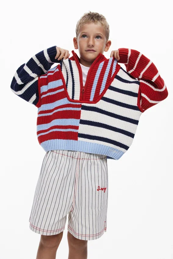 Gestreifter Pullover mit Reißverschluss Gestreifter Pullover mit Reißverschluss