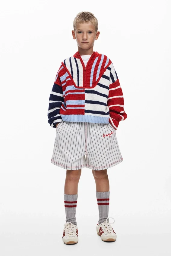 Gestreifter Pullover mit Reißverschluss Gestreifter Pullover mit Reißverschluss