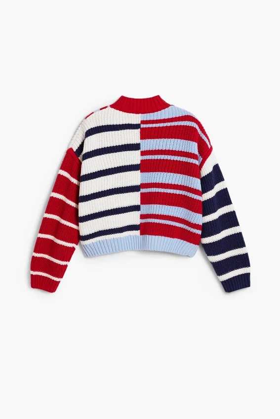 Gestreifter Pullover mit Reißverschluss Gestreifter Pullover mit Reißverschluss