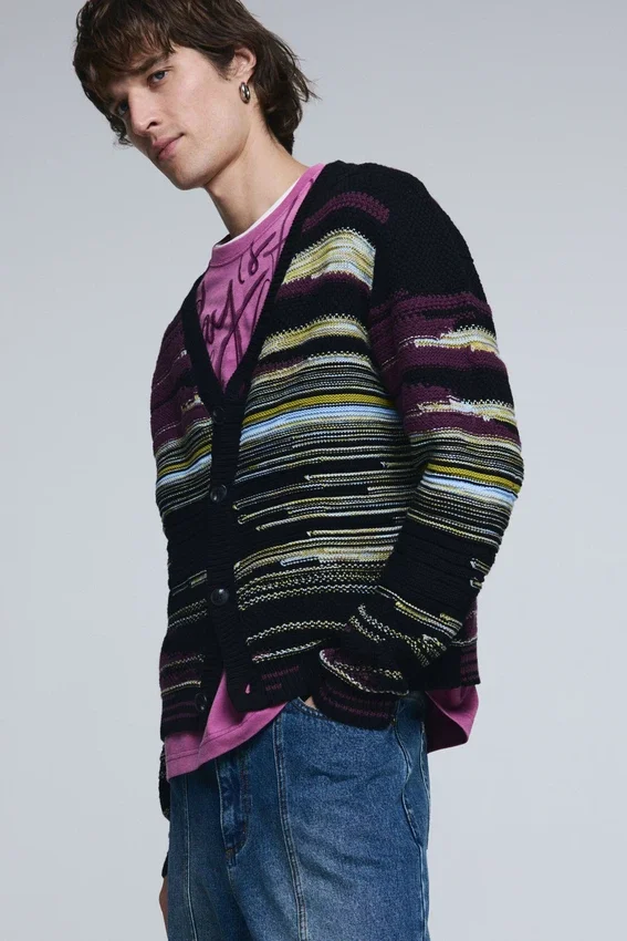 Gestreifter Strickpullover Gestreifter Strickpullover
