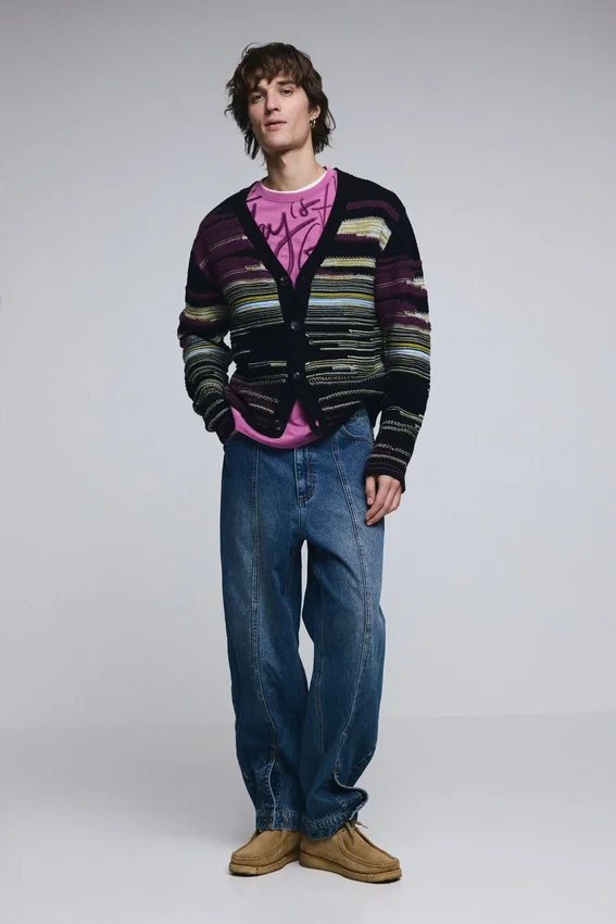 Gestreifter Strickpullover Gestreifter Strickpullover
