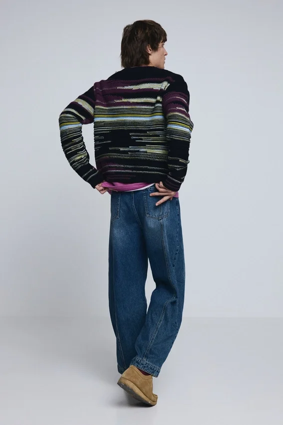 Gestreifter Strickpullover Gestreifter Strickpullover