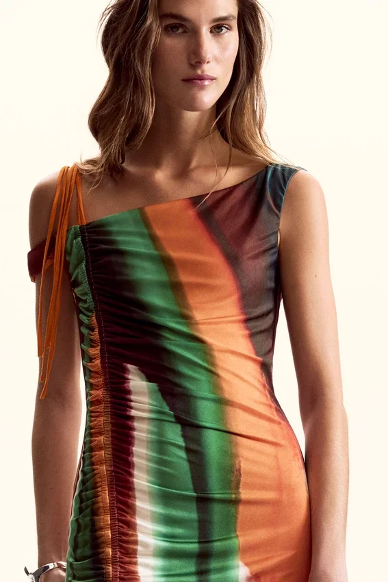 Gestreiftes Kleid von M. Christian Lacroix Gestreiftes Kleid von M. Christian Lacroix