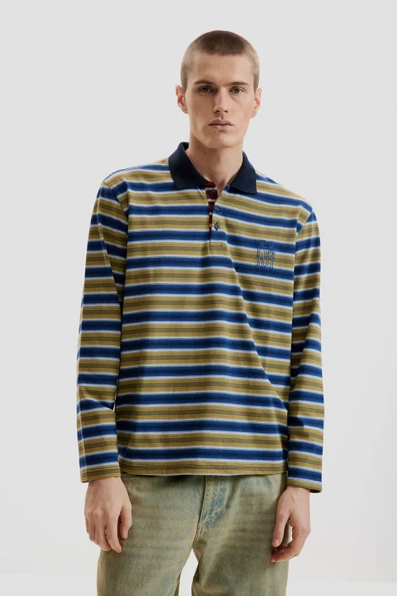 Gestreiftes Polo-Hemd Gestreiftes Polo-Hemd