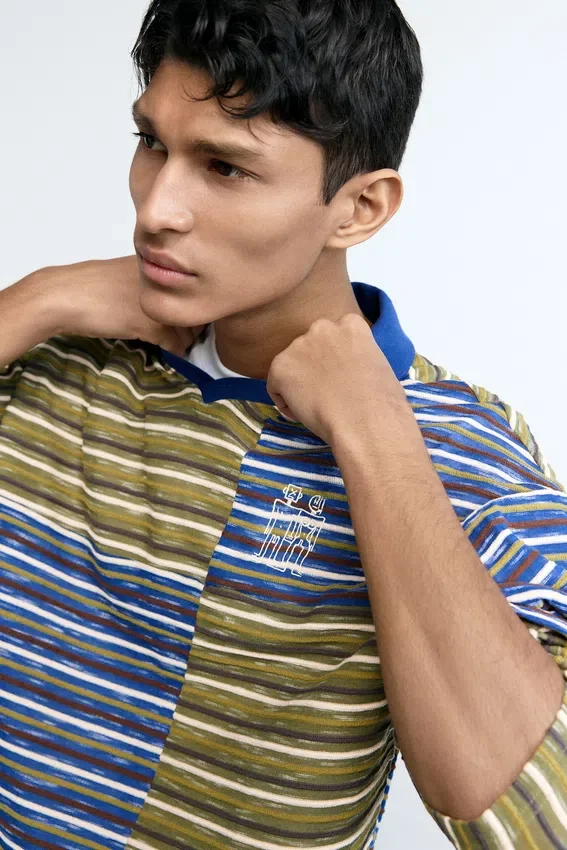 Gestreiftes T-Shirt Gestreiftes T-Shirt
