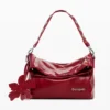 Mittlere glänzende Tasche mit Klappe Mittlere glänzende Tasche mit Klappe