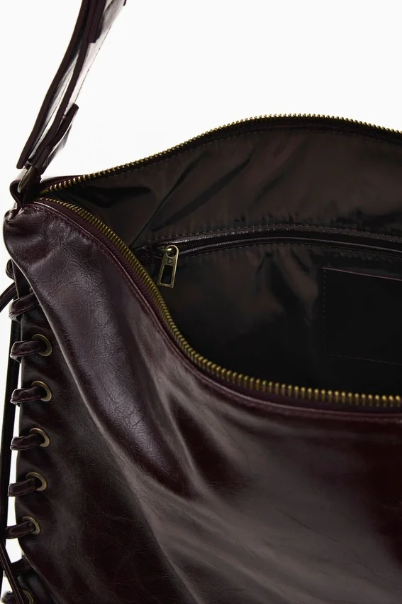 Große glänzende gewebte Tasche Große glänzende gewebte Tasche