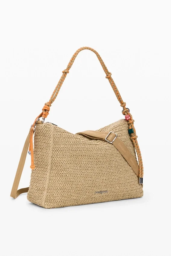 Große Raffia-Tasche mit Anhängern Große Raffia-Tasche mit Anhängern