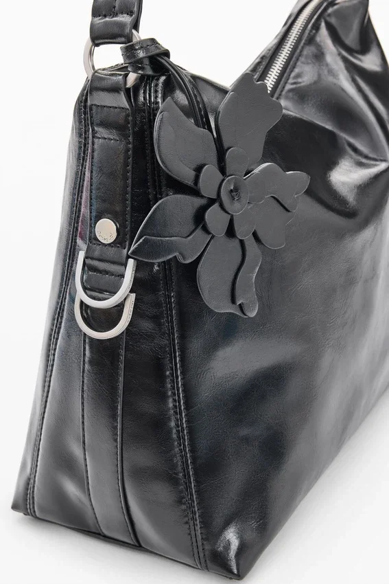 Große Tasche aus Kunstleder Große Tasche aus Kunstleder