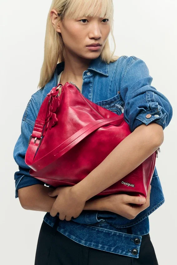 Große Tasche aus Kunstleder Große Tasche aus Kunstleder