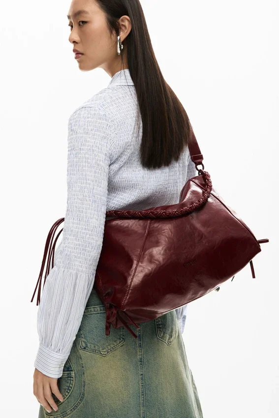 Große Tasche aus Kunstleder Große Tasche aus Kunstleder