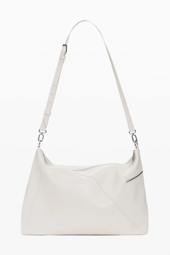 Große Tasche mit Anhängern Große Tasche mit Anhängern