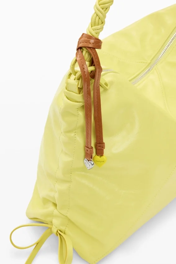 Große Tasche mit glänzender Schleife Große Tasche mit glänzender Schleife