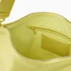 Große Tasche mit glänzender Schleife Große Tasche mit glänzender Schleife