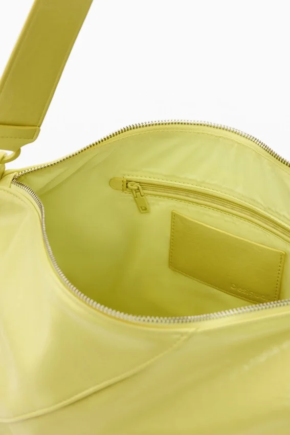 Große Tasche mit glänzender Schleife Große Tasche mit glänzender Schleife