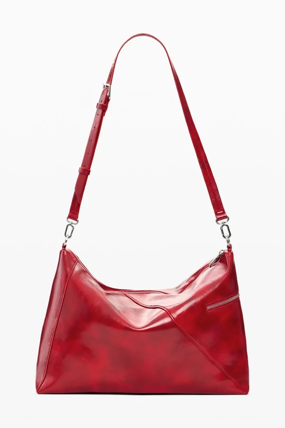 Große Tasche mit Logo-Anhänger Große Tasche mit Logo-Anhänger