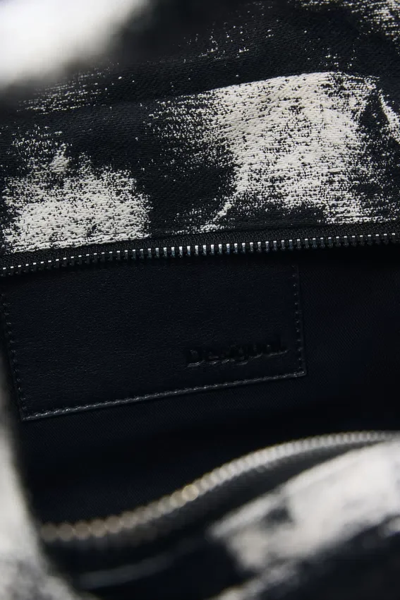 Große Tasche mit Schnallen Große Tasche mit Schnallen