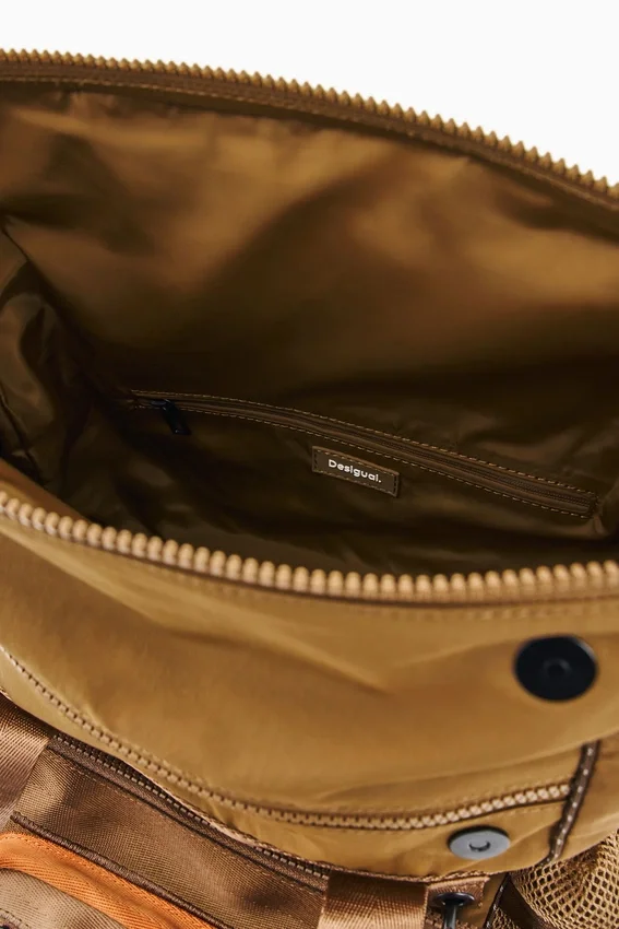 Großer brauner Rucksack Großer brauner Rucksack