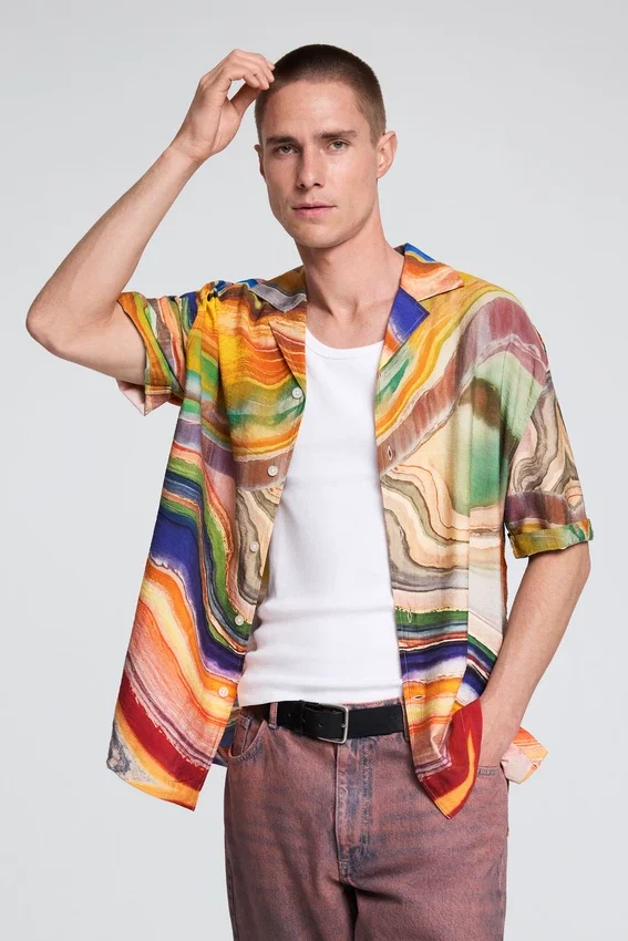 Hemden mit abstraktem Print Hemden mit abstraktem Print
