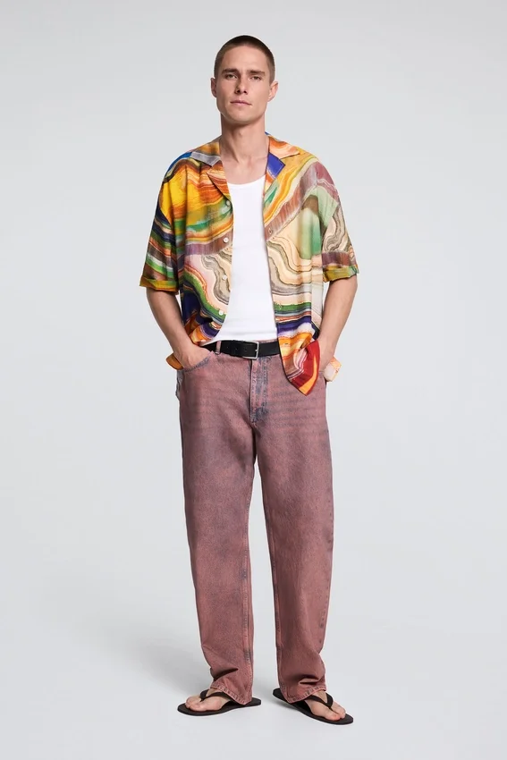 Hemden mit abstraktem Print Hemden mit abstraktem Print
