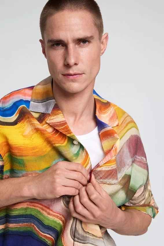 Hemden mit abstraktem Print Hemden mit abstraktem Print