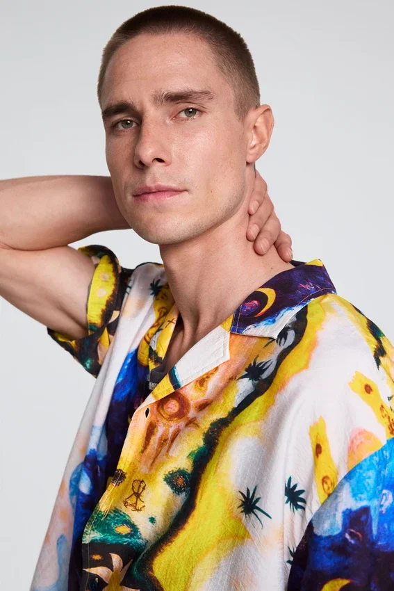 Hemden mit Kosmos-Print Hemden mit Kosmos-Print