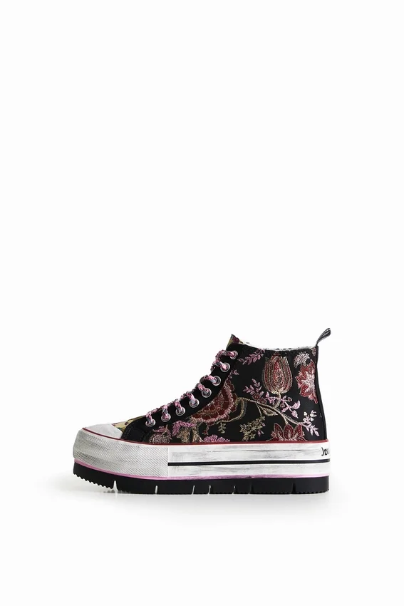 High-Top-Plateausneaker im asiatischen Patchwork-Stil High-Top-Plateausneaker im asiatischen Patchwork-Stil