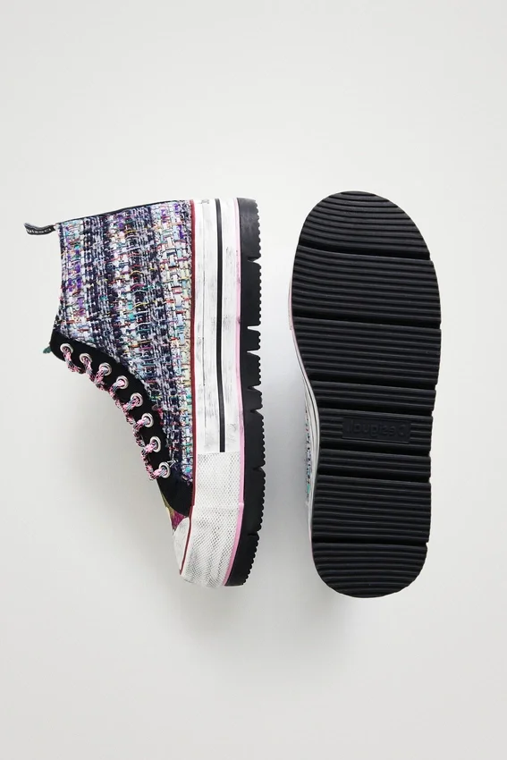 High-Top-Plateausneaker im asiatischen Patchwork-Stil High-Top-Plateausneaker im asiatischen Patchwork-Stil