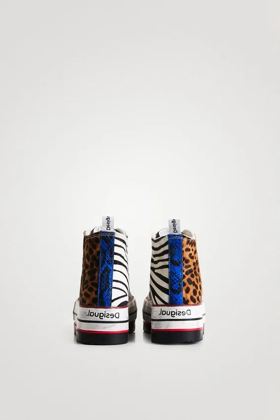 High-Top-Plateausneaker mit Animal-Print High-Top-Plateausneaker mit Animal-Print