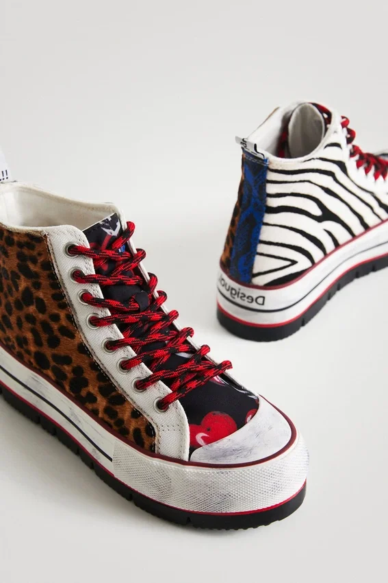 High-Top-Plateausneaker mit Animal-Print High-Top-Plateausneaker mit Animal-Print
