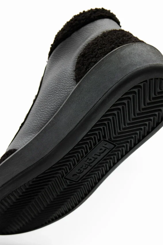High-Top-Sneaker aus Kunstfell High-Top-Sneaker aus Kunstfell