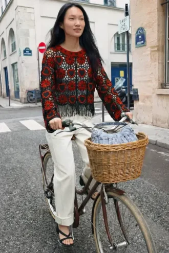Häkel-Pullover mit Herzen Häkel-Pullover mit Herzen