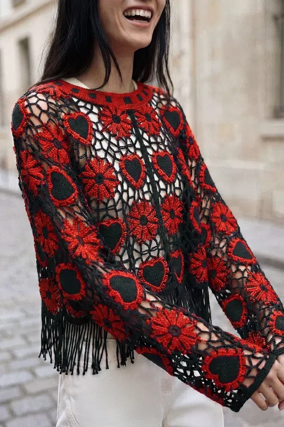 Häkel-Pullover mit Herzen Häkel-Pullover mit Herzen