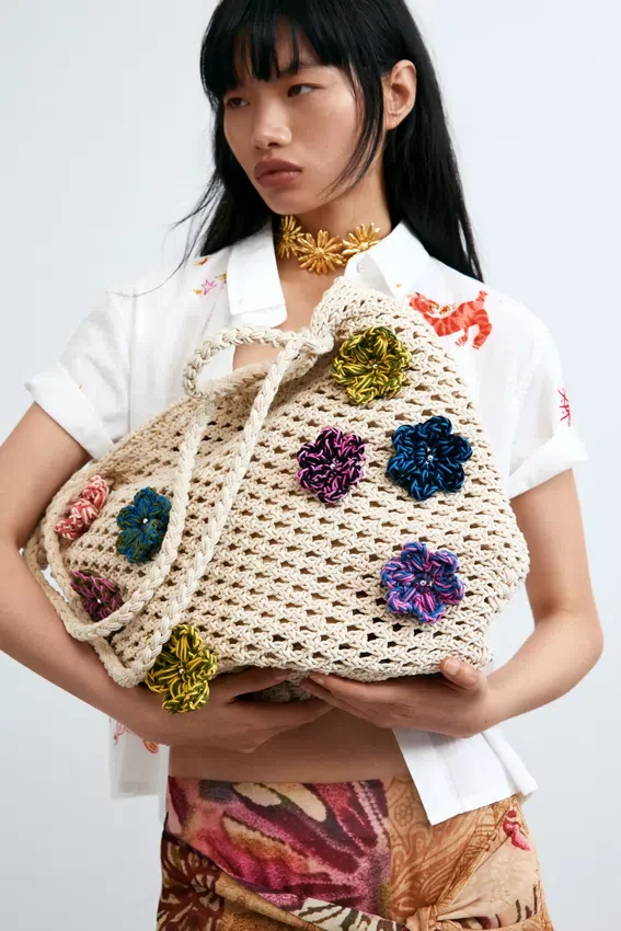 Häkel-Tasche mit Blumen Häkel-Tasche mit Blumen