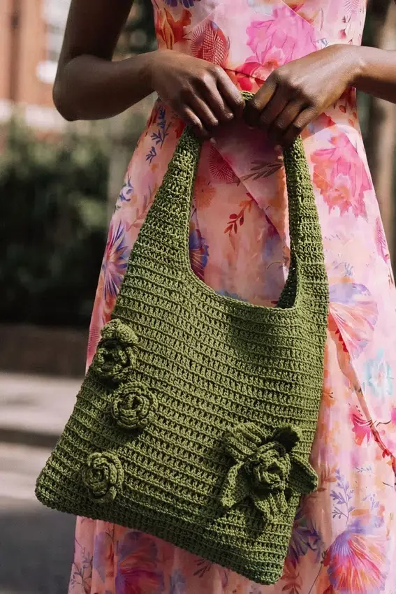 Häkel-Tasche mit Blumen Häkel-Tasche mit Blumen