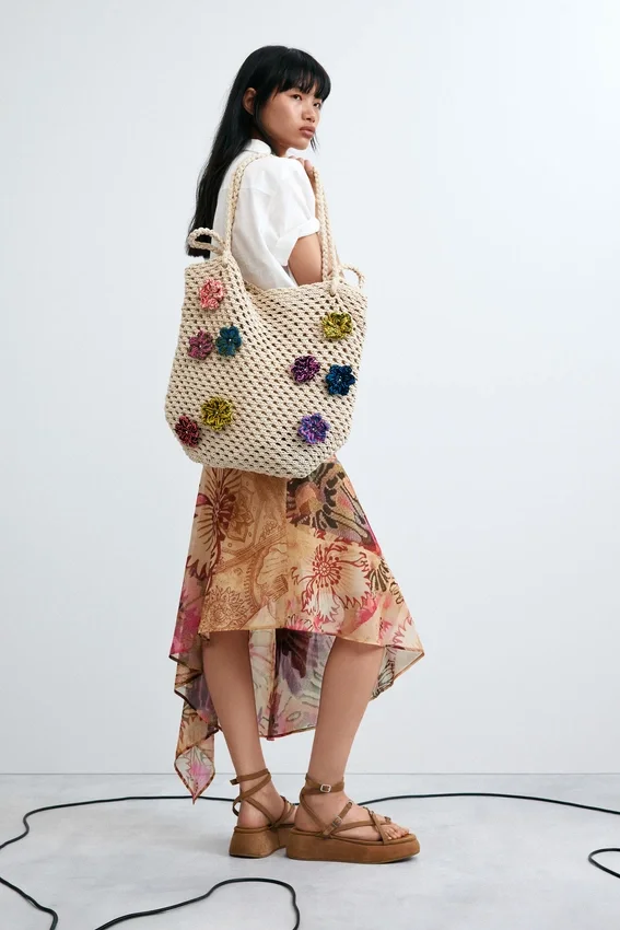 Häkel-Tasche mit Blumen Häkel-Tasche mit Blumen