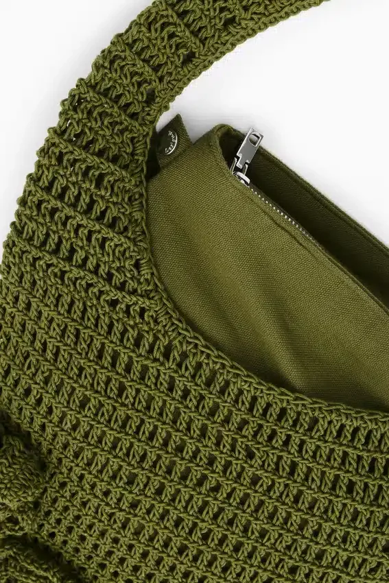 Häkel-Tasche mit Blumen Häkel-Tasche mit Blumen